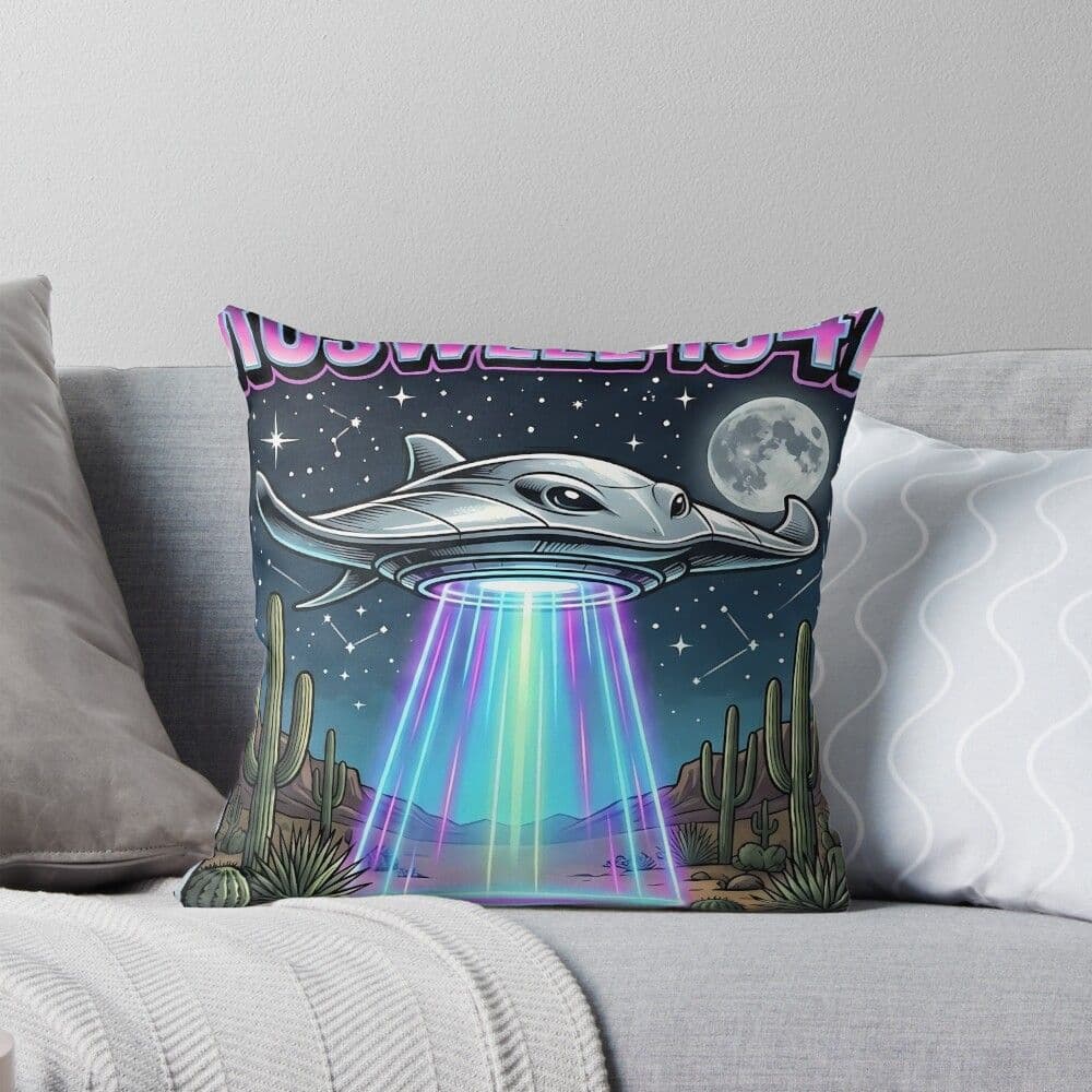 Roswell 1947 I Want To Believe Retro Cartoon Pillow